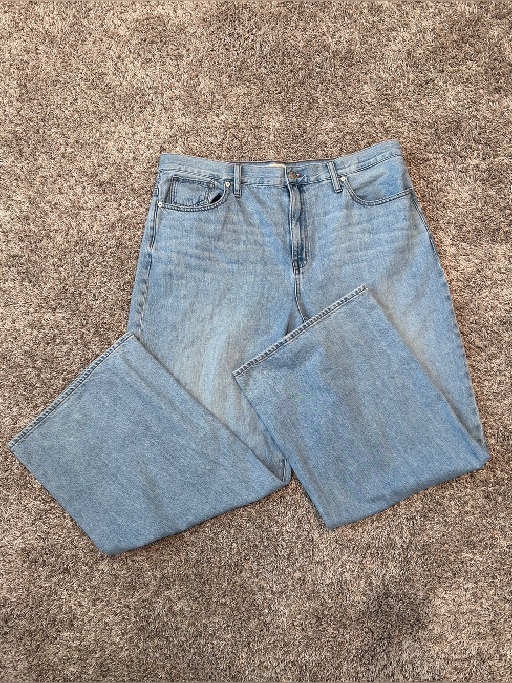 Superwide-Leg Jeans in Ahern Wash: Airy Denim Edition - Picture 2 of 16